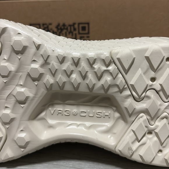 NWT Women's Vans UltraRange Neo VR3 Shoes - VN000CWESQ7 - Picture 9 of 11